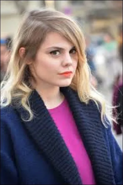 Ma préférée du quiz est ''Oublie-moi'' de Cur de Pirate. Qu'est-ce que la chanteuse possède en grand nombre ?