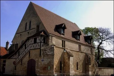 En continuant un peu, on découvre ...