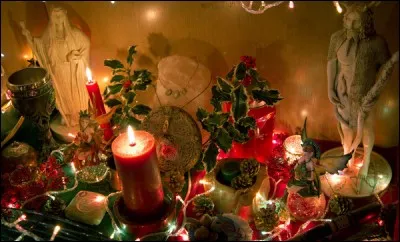 Comment s'appelle cette fête du solstice d'hiver occidentale pré-chrétienne, l'ancêtre de Noël chez certains peuples germaniques ?
Indice : phonétiquement myriapode.