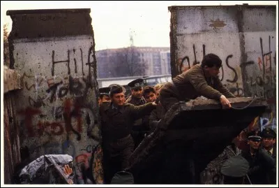 Quel jour chute le mur de Berlin ?