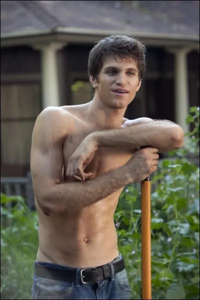 Qui est dévoilé comme étant -A dans le dernier épisode ?