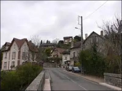 Pour finir, je vous emmène en Ile-de-France, à Vaux-sur-Seine. Ville de l'arrondissement de Mantes-la-Jolie, elle se situe dans le département ...
