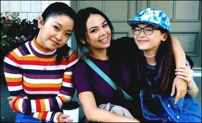 Dans quel film Janel Parrish (Mona) apparaît-elle en 2018 ?