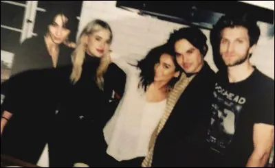 + Question Bonus : Le 8 janvier 2018, une partie du cast se sont réunis le temps d'une soirée, qui était présent ? (Plusieurs bonnes réponses)