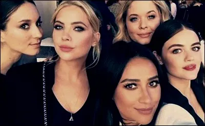 Quelle actrice jouant dans PLL devait y figurer ?