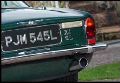 Ce sont les feux arrière d'une ...