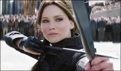 Qui Katniss tue-t-elle sur la grande place ?