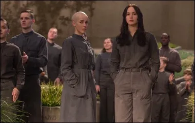 Où sont réfugiés les survivants du District 12 ?