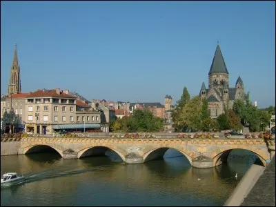 Quelle est l'origine de la ville de Metz ?