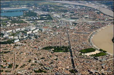 A quelle époque la ville de Bordeaux est-elle née?