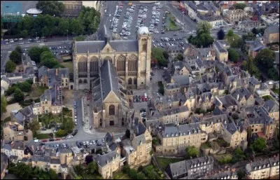 A quelle &eacute;poque la ville du Mans est-elle n&eacute;e?
