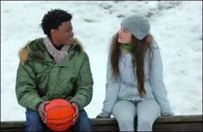 Comment s'appelle la fille que Yann a rencontrée pendant son séjour au ski ?