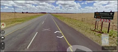 Nous atterrissons ici. Où est-ce ?