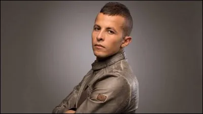 Retrouvez l'auteur de "Pull in up" ?