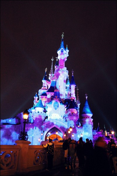 Quand Disneyland Paris a-t-il été créé ?