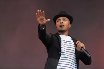 Donc pour finir, quel âge a notre fameux chanteur ?