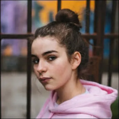 Ad&egrave;le fait ...