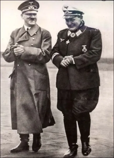 Rira bien qui rira le dernier mais, pour l'instant, ces ''génies'' militaires trônent sur un Reich qui va durer mille ans, associant stratégiquement l'aviation et les blindés dans une guerre éclair.