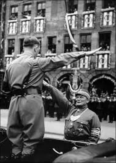 1932, il devient Président du Reichstag : l'année suivante, il est ministre pour la Prusse. Il aide à l'ouverture des premiers camps de concentration et crée la Gestapo.
Il devient aussi ministre de l'aviation et soutient l'Espagne de Franco par l'envoi de la légion Condor, célèbre pour le bombardement de Guernica.
À cette époque, il est vraiment le numéro deux du régime.