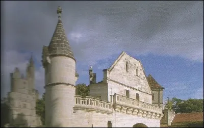 C'est une maison-forte des &eacute;v&ecirc;ques &agrave; ...