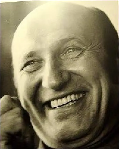 Frédéric Dard a dit : ''Soyez cons mais en silence... C'est la moindre des politesses ! '' ... Quel personnage ne trouve-t-on pas dans les aventures de ''San-Antonio'' ?