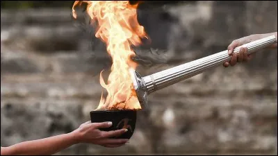 Les flammes seront rallumées dans les stations, dans la ville, et dans nos coeurs ! Qui avait eu l'honneur d'allumer la flamme Olympique de Grenoble ?