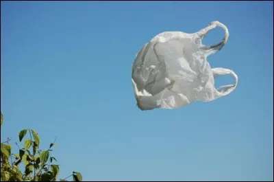Un continent a été formé par des sacs plastiques et autres déchets.