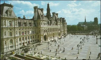 Lequel de ces personnages n'a jamais été le 1er magistrat de ce bâtiment ?