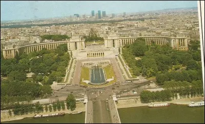 Une vue depuis la tour Eiffel :