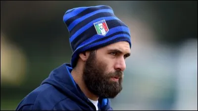 Où joue Salvatore Sirigu ?