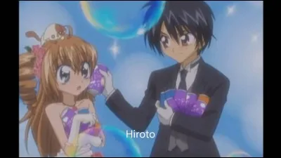 Quel est le nom de son autre partenaire aux cheveux noirs ?