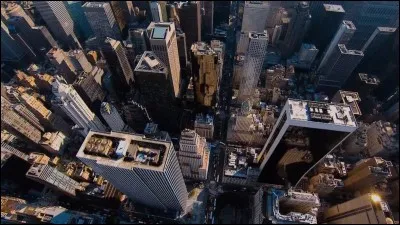 Comment est renommée la ville de Starling City après la mort supposée de Ray Palmer ?