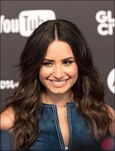 Quel âge a Demi Lovato ? ... ans
