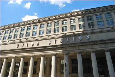 Dans quelle ville se trouve la gare "Union Station" ?