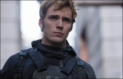 Comment était considéré Finnick après qu'il ait gagné ses Hunger Games ?