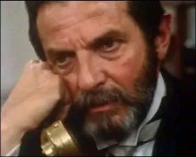 Mr Gabrielli a l'habitude d'offrir à ses visiteurs ...