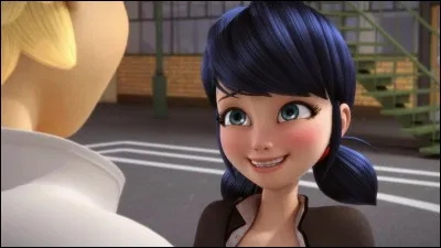 De qui Marinette est-elle amoureuse ?