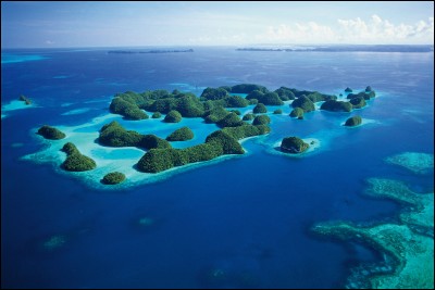 Les Tuvalu se constituent de six atolls.