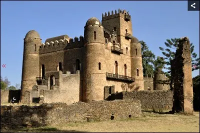 Où se trouve le château de Fasilädäs ?