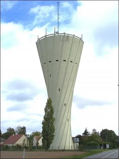 Les châteaux d'eau servent à :