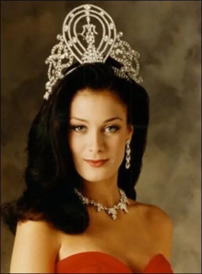 Dayanara Torres est la 42ème Miss Univers élue en 1993, quel pays représentait-elle ?
