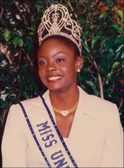 Wendy Fitzwilliam est la 47ème Miss Univers élue en 1998, quel pays représentait-elle ?