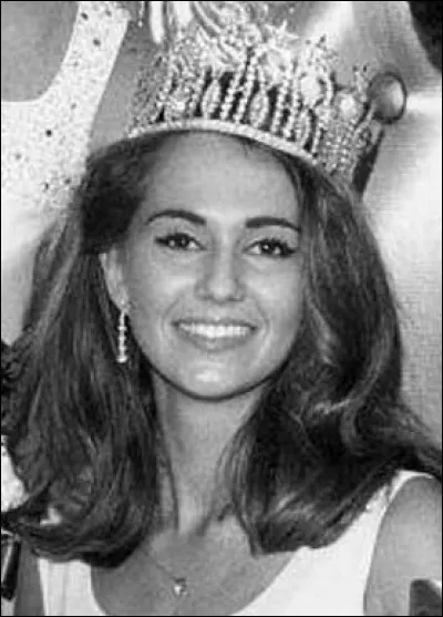 Sylvia Hitchcock, élue en 1967, est la 16e Miss Univers. Quel pays représentait-elle ?