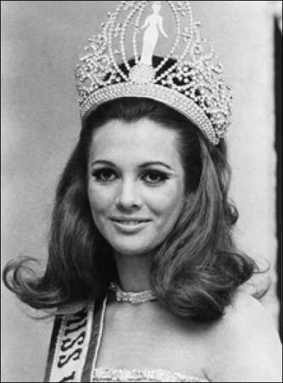 Martha Vasconcellos, élue en 1968, est la 17e Miss Univers. Quel pays représentait-elle ?