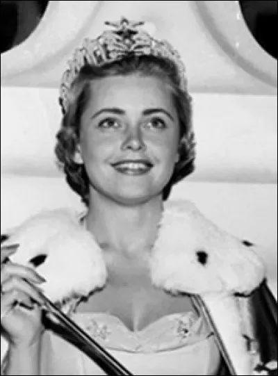 Hillevi Rombin, élue en 1955, est la 4e Miss Univers. Quel pays représentait-elle ?