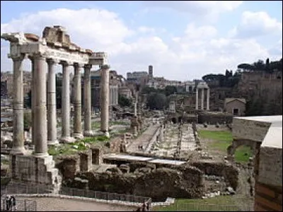 Quel est le temple principal du forum &agrave; Rome ?