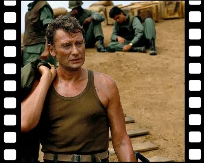 Où se déroule l'action du film "The Iron Triangle" , film de guerre américain où Johnny interprète un mercenaire français ?