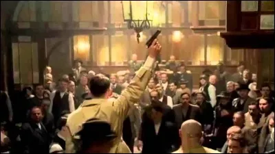Dans quelle ville Adolf Hitler provoque-t-il un putsch (coup d'État) qu'il manquera et qui l'enverra en prison ?