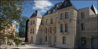 Qui a écrit "Le château de ma mère" ?