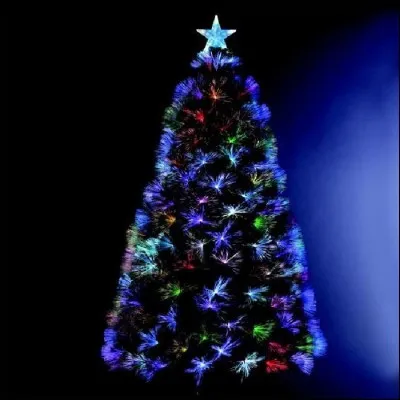 Quels sont les deux symboles religieux associés au sapin de Noël éclairé ?